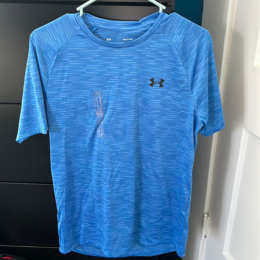 Small men’s athletic blue Under Armour t-shirt